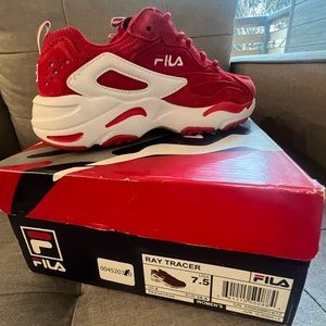 FILA women’s Ray tracer 7.5 $60